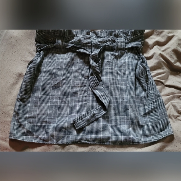 paper bag skirt - Picture 2 of 2